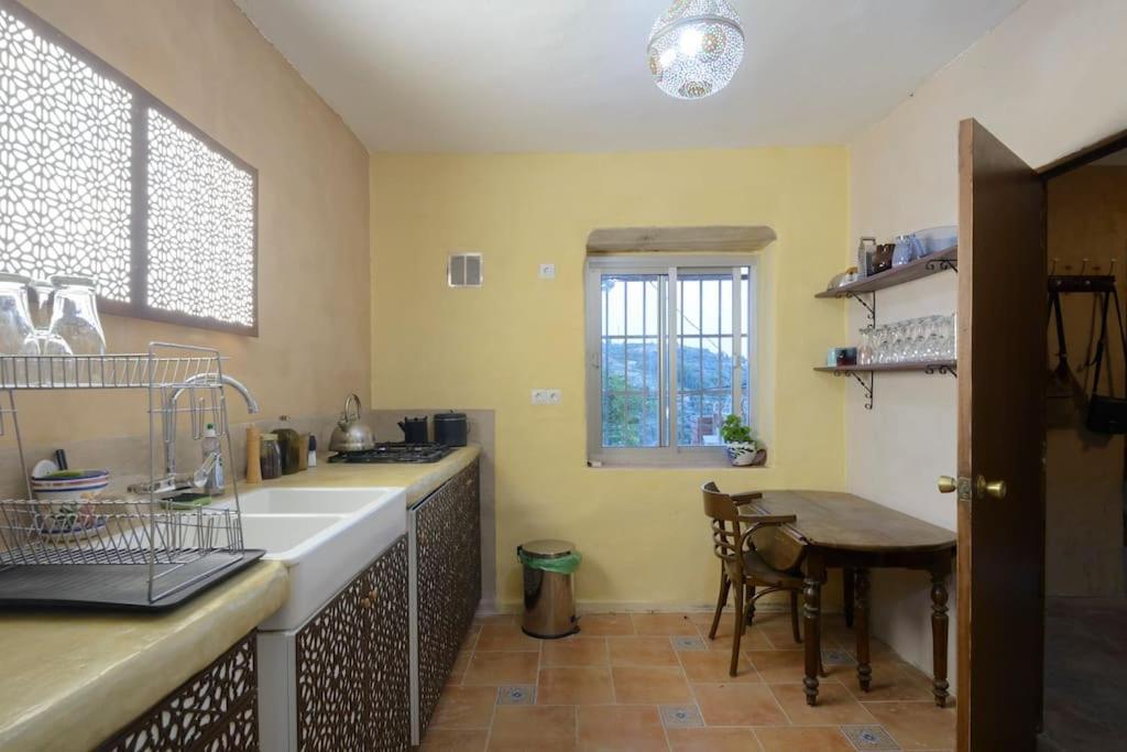 Hostal Nazari Cogollos De La Vega Zewnętrze zdjęcie